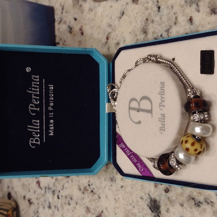 Beautiful Bracelet With Pearl And Brown Charms Net